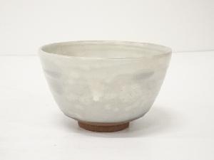 賀山造　白釉茶碗
